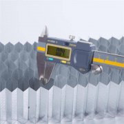 聚集了多家技术成熟的铝蜂窝板生产企业