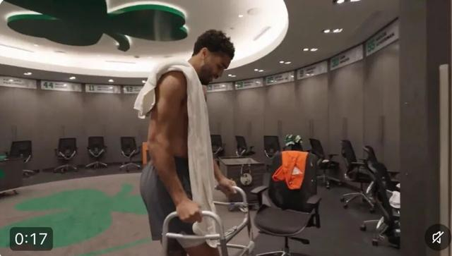 塔图姆298天复出后单核带队两战全胜，展现王者