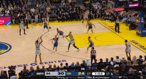 西部前三卷出新高度 文班亚马两双成关键