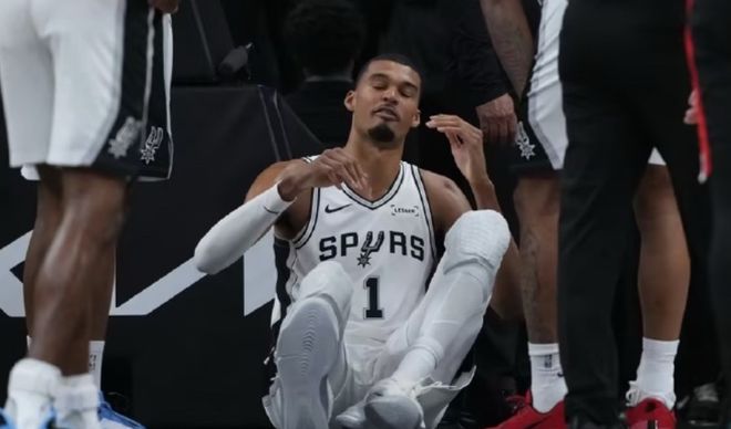 文班亚马意外受伤致马刺失利 系列赛1-1平局